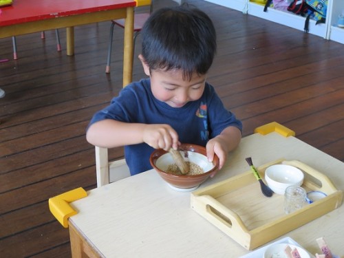 ふりかけ作り 全体編 ピースボート子どもの家